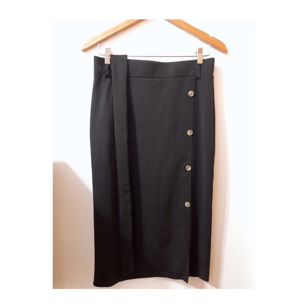 Women’s Black Skirt with buttons